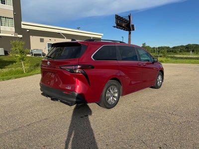 2023 Toyota Sienna XLE 7 Passenger