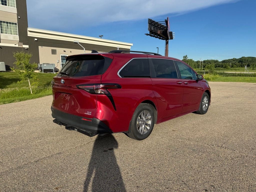 2023 Toyota Sienna XLE 7 Passenger