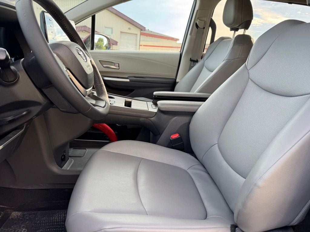 2023 Toyota Sienna XLE 7 Passenger