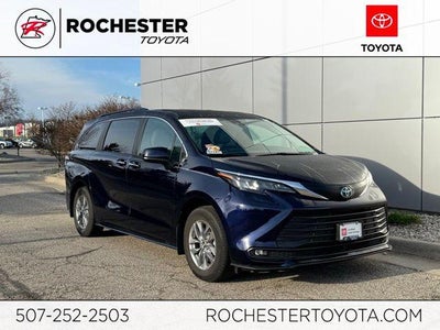 2025 Toyota Sienna XLE 8 Passenger