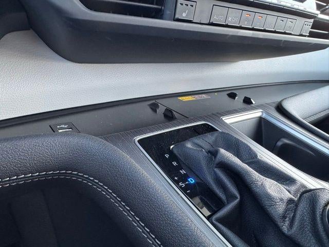 2025 Toyota Sienna XLE 8 Passenger