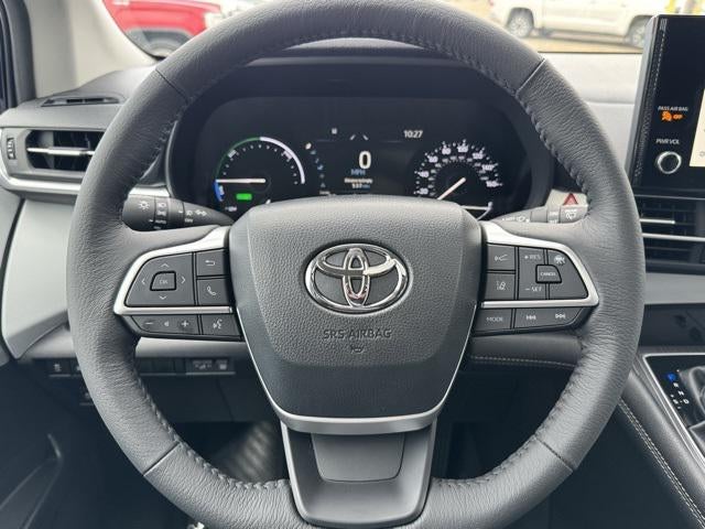 2025 Toyota Sienna XLE 8 Passenger