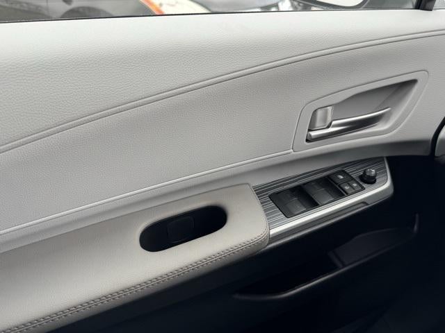 2025 Toyota Sienna XLE 8 Passenger