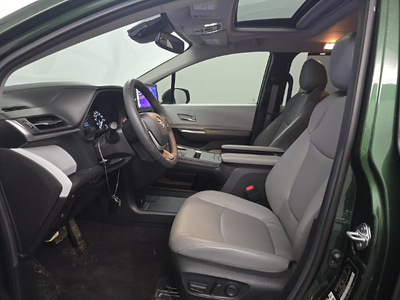 2025 Toyota Sienna XLE 8 Passenger
