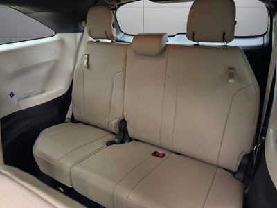 2022 Toyota Sienna XLE 8 Passenger