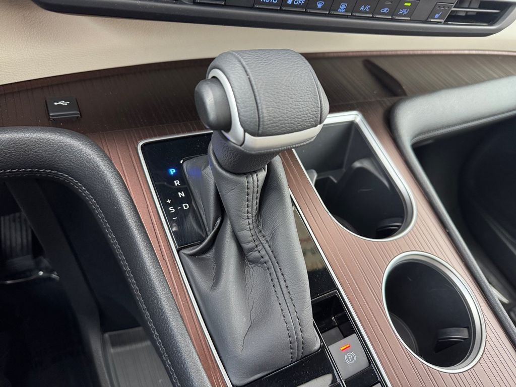 2022 Toyota Sienna XLE 8 Passenger