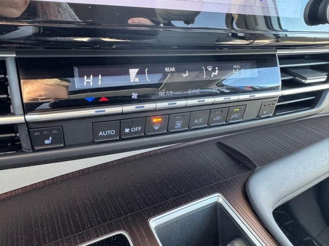 2024 Toyota Sienna XLE 8 Passenger