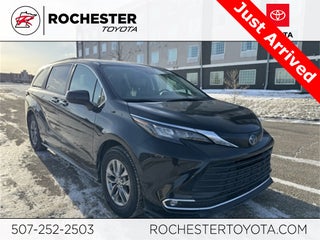 2024 Toyota Sienna XLE 8 Passenger