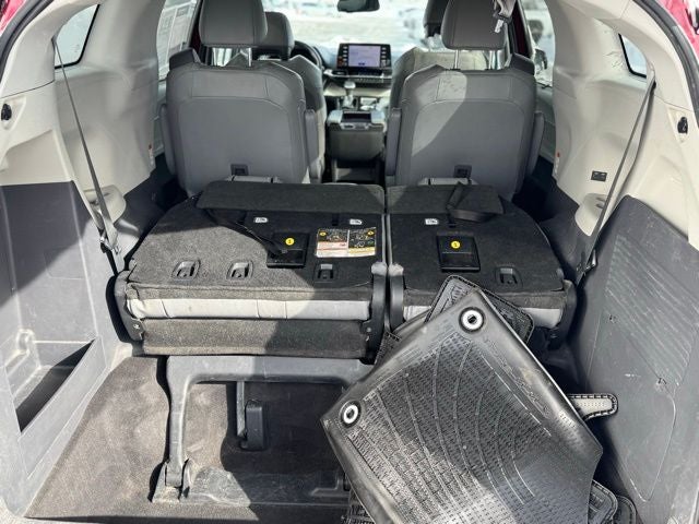 2021 Toyota Sienna XLE 7 Passenger