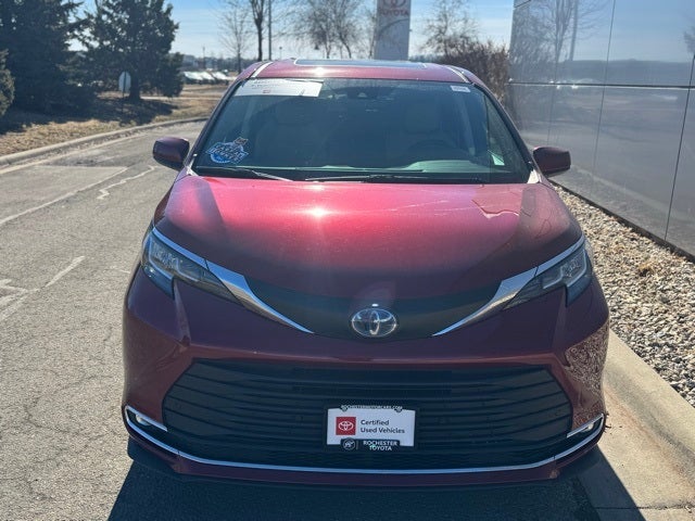 2021 Toyota Sienna XLE 7 Passenger