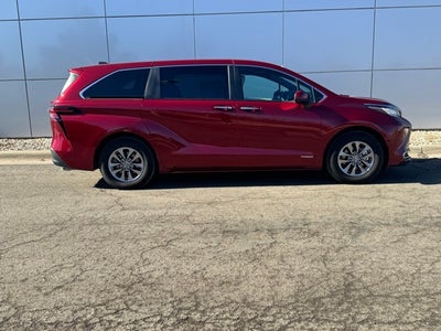 2021 Toyota Sienna XLE 7 Passenger