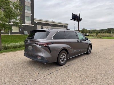2023 Toyota Sienna XLE 7 Passenger