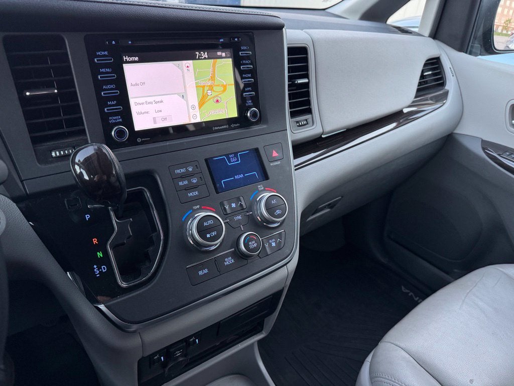 2018 Toyota Sienna XLE Premium 8 Passenger