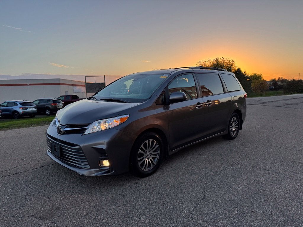 2018 Toyota Sienna XLE Premium 8 Passenger