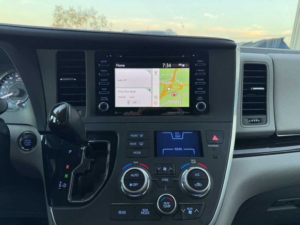 2018 Toyota Sienna XLE Premium 8 Passenger