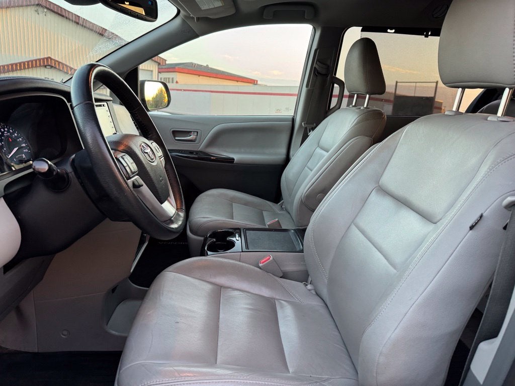 2018 Toyota Sienna XLE Premium 8 Passenger