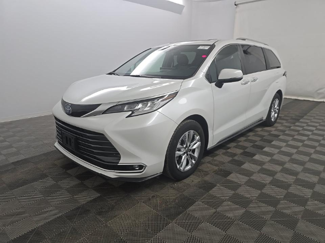 2025 Toyota Sienna Limited 7 Passenger