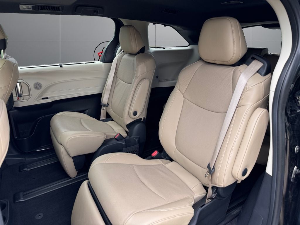 2023 Toyota Sienna Limited 7 Passenger
