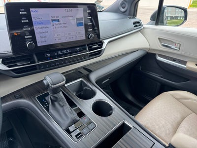 2023 Toyota Sienna Limited 7 Passenger
