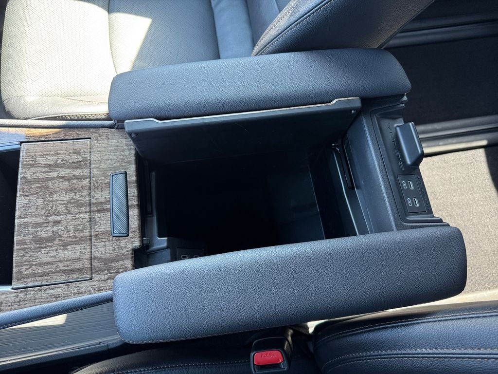 2025 Toyota Sienna Limited 7 Passenger