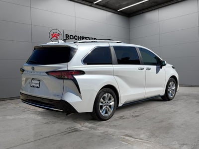 2025 Toyota Sienna Limited 7 Passenger