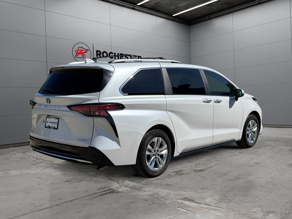 2025 Toyota Sienna Limited 7 Passenger