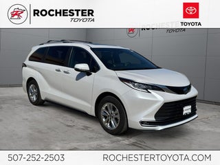 2025 Toyota Sienna Limited 7 Passenger