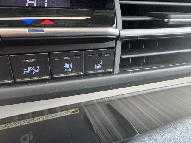 2023 Toyota Sienna Limited 7 Passenger