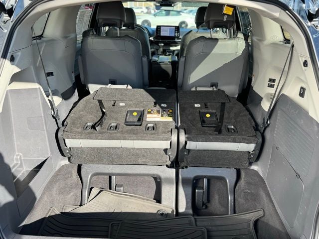2023 Toyota Sienna Limited 7 Passenger