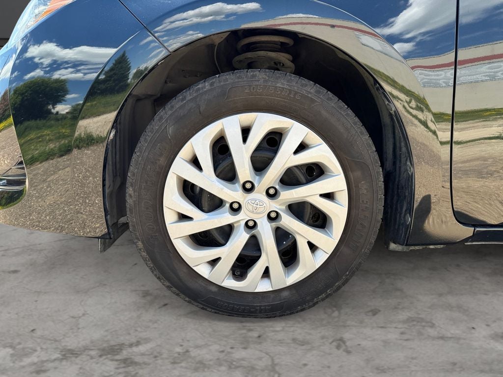 2017 Toyota Corolla LE FWD
