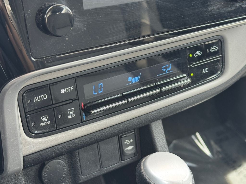 2017 Toyota Corolla LE FWD