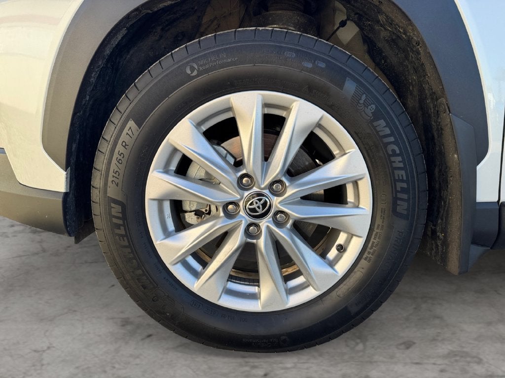 2024 Toyota Corolla Cross LE AWD