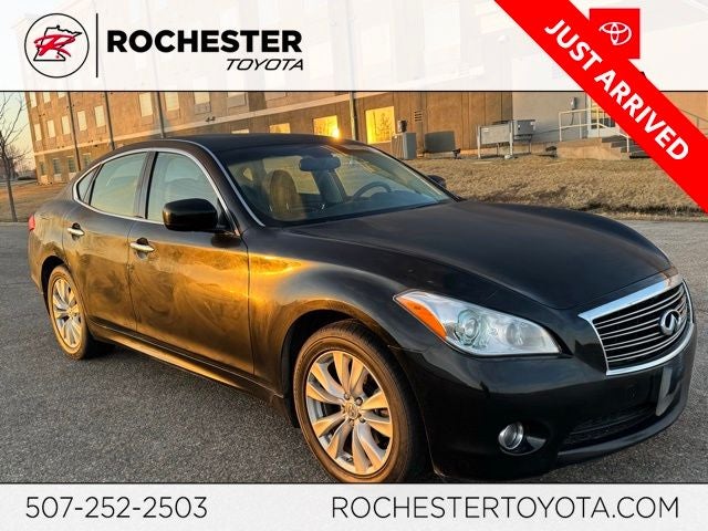 2011 INFINITI M56 X AWD
