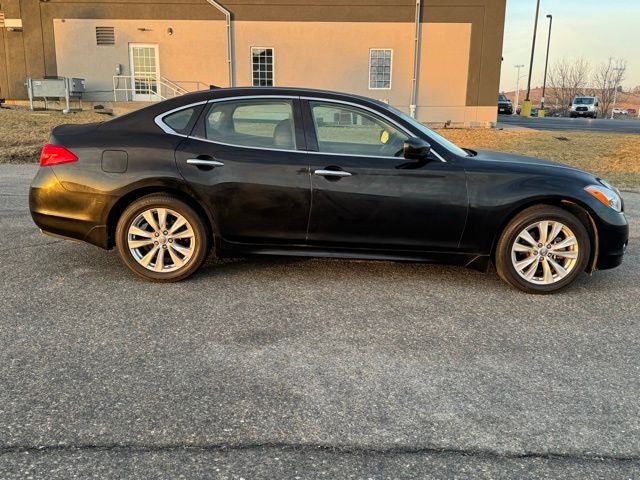 2011 INFINITI M56 X AWD