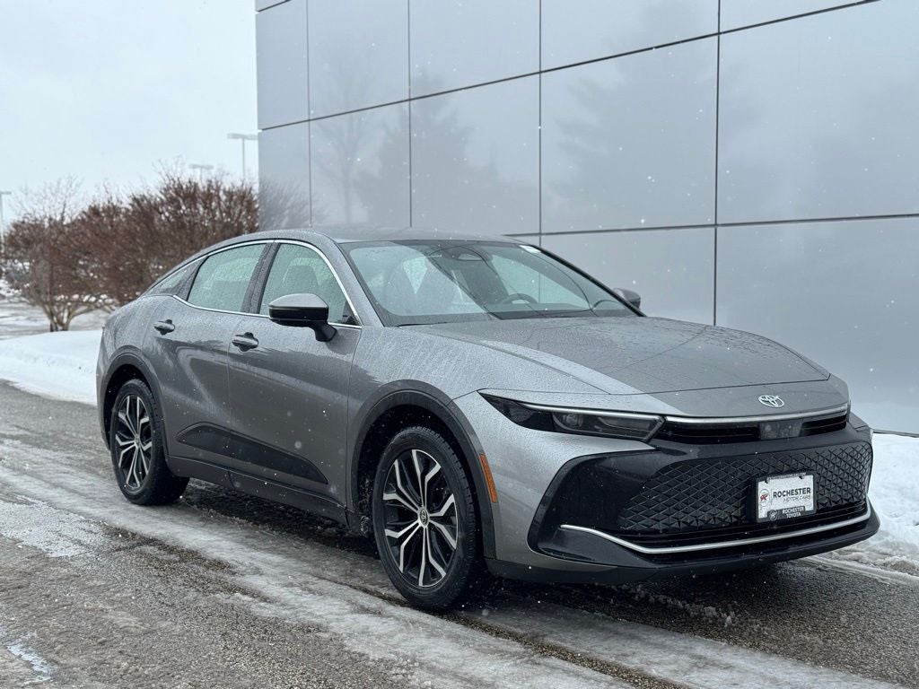 2024 Toyota Crown XLE AWD