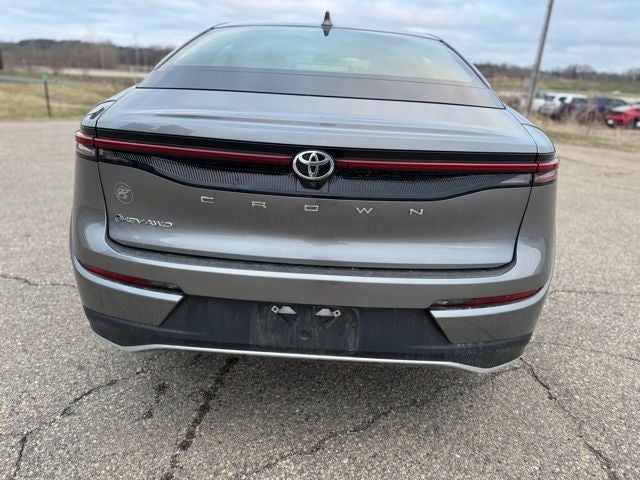 2024 Toyota Crown XLE AWD