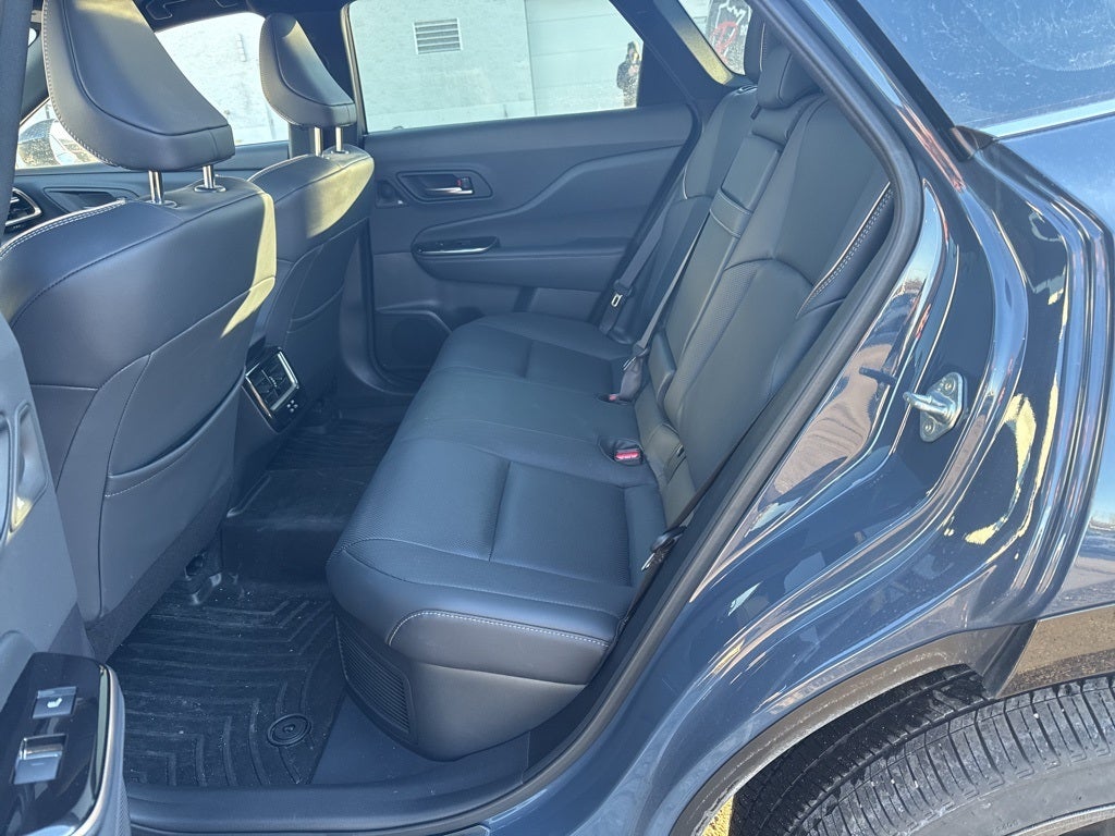 2025 Toyota Crown Signia Limited AWD