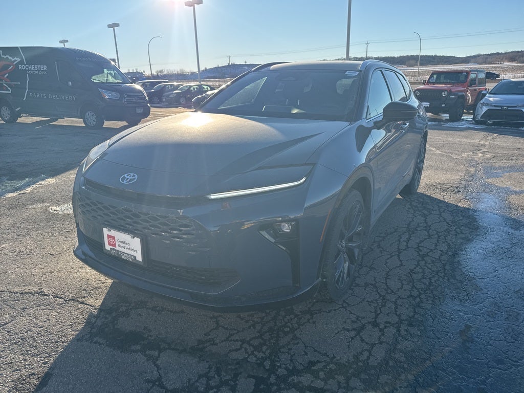 2025 Toyota Crown Signia Limited AWD