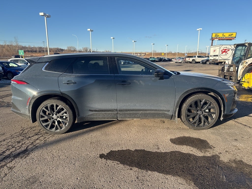 2025 Toyota Crown Signia Limited AWD