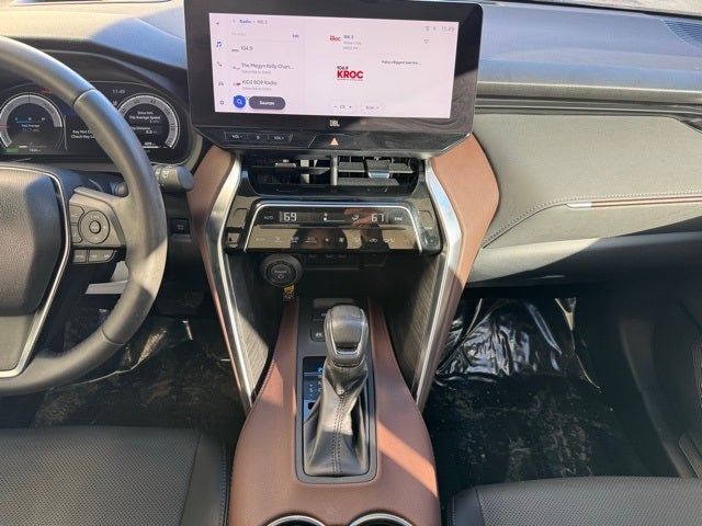 Used 2023 Toyota Venza Limited with VIN JTEAAAAH6PJ148598 for sale in Rochester, Minnesota