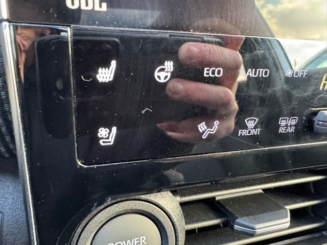 2023 Toyota bZ4X Limited AWD