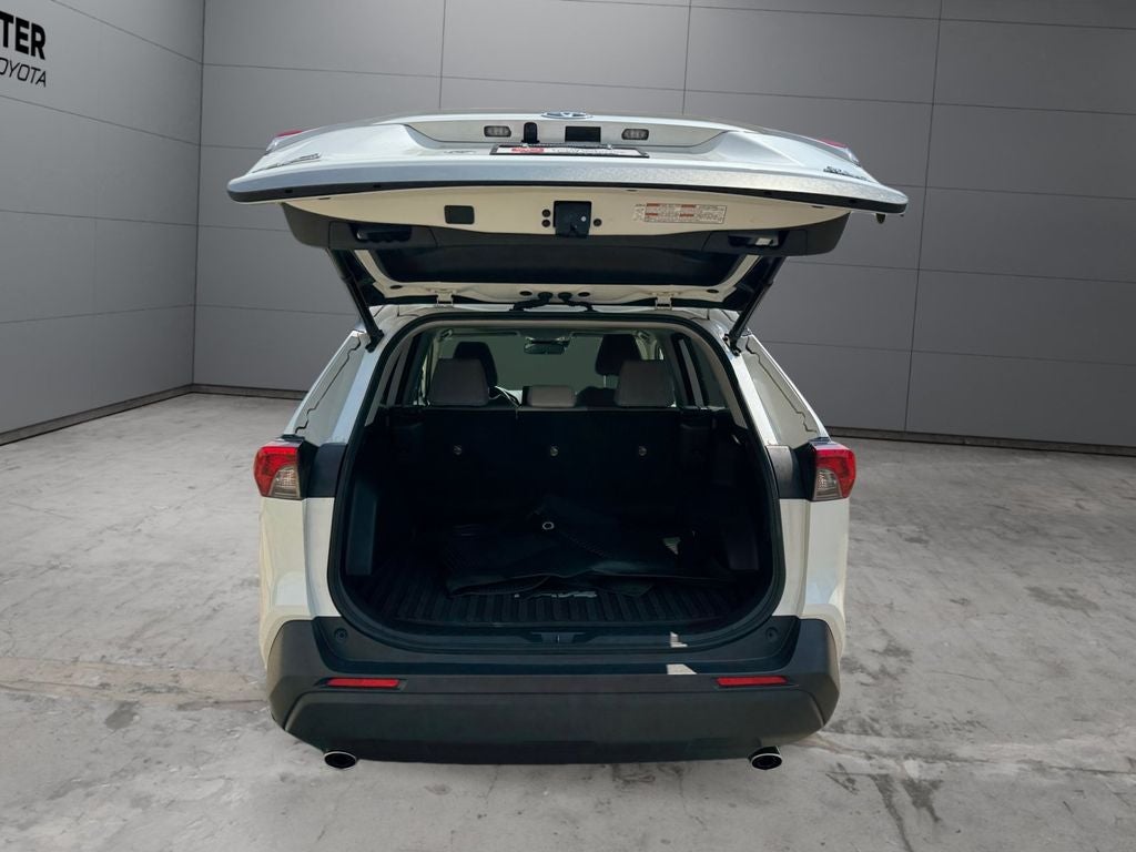 2022 Toyota RAV4 Hybrid XLE Premium AWD