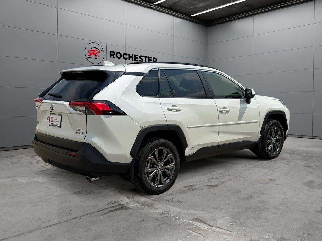 2022 Toyota RAV4 Hybrid XLE Premium AWD