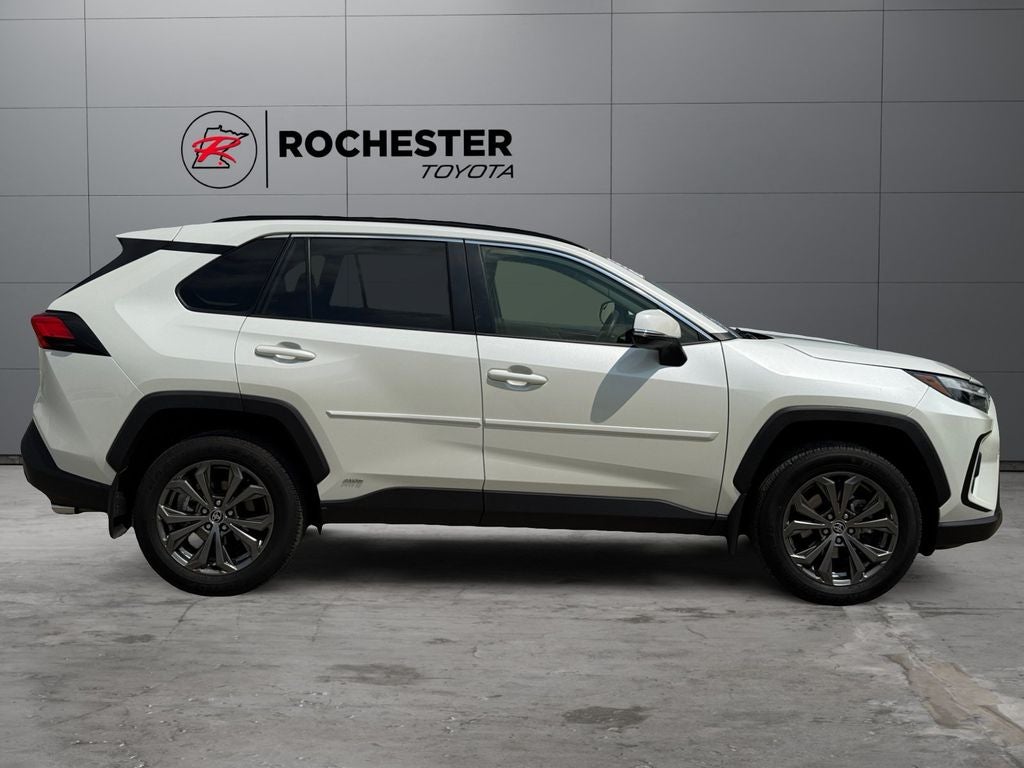 2022 Toyota RAV4 Hybrid XLE Premium AWD