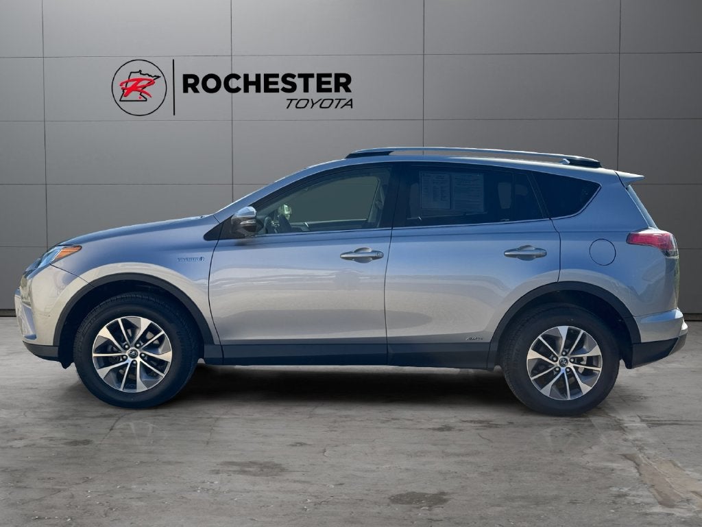 Used 2018 Toyota RAV4 LE with VIN JTMRJREV8JD200535 for sale in Rochester, Minnesota