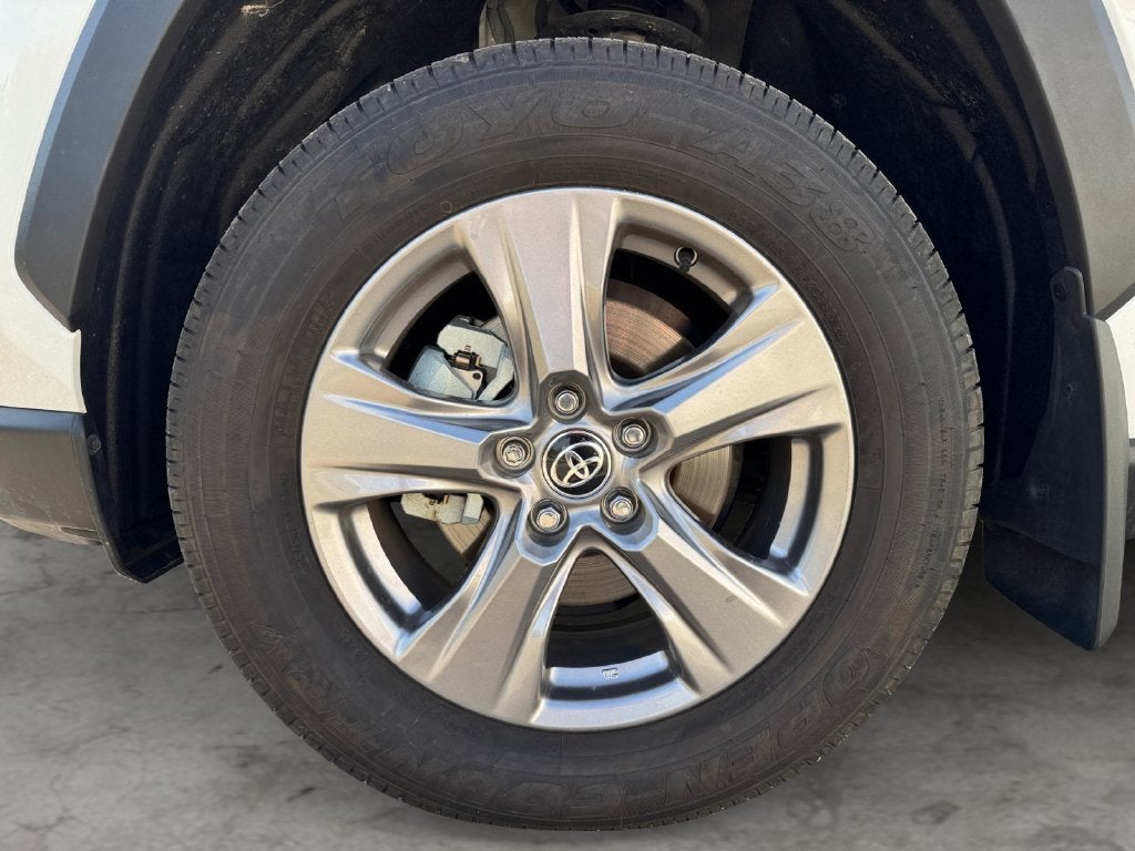 2025 Toyota RAV4 Hybrid XLE AWD