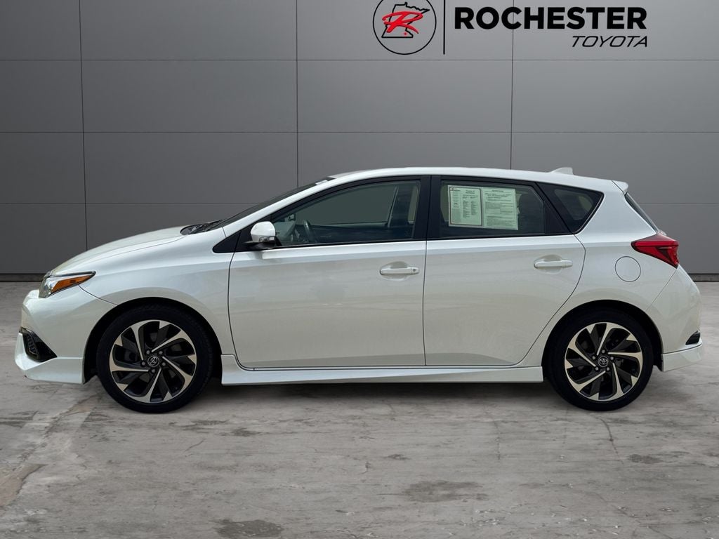 Used 2018 Toyota Corolla iM Base with VIN JTNKARJE7JJ570170 for sale in Rochester, Minnesota