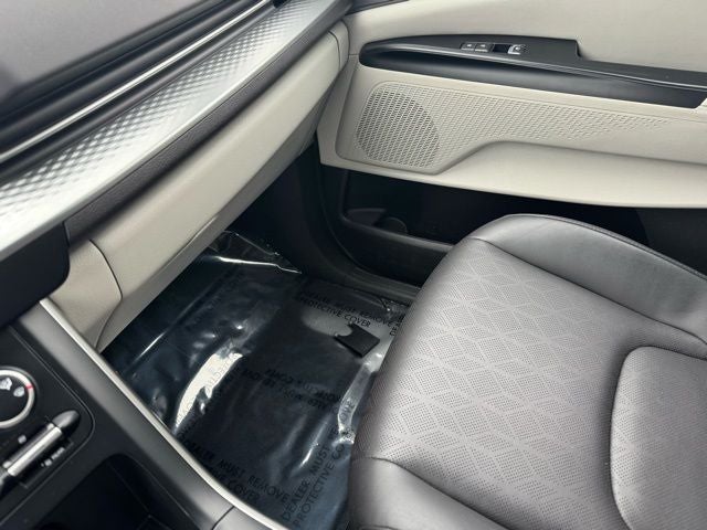 2024 Kia Carnival LX FWD