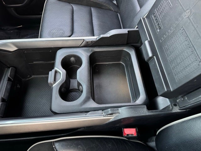 2022 RAM 1500 Laramie w/ Blindspot Detection + Heated Steering Wheel