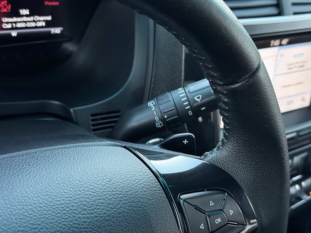 2017 Ford Explorer XLT w/2nd Row Bench